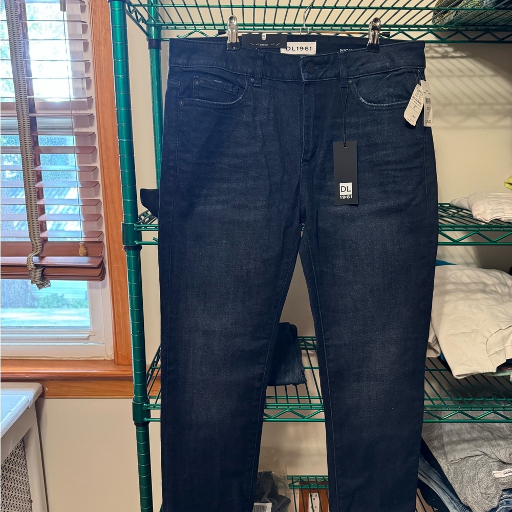 DL1961 designer dark blue jeans — size 32